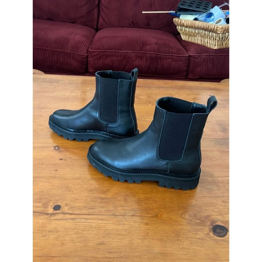 Dolce Vita Women's Black Suede Chelsea Ankle Boots Round Toe Size 8 Pull On